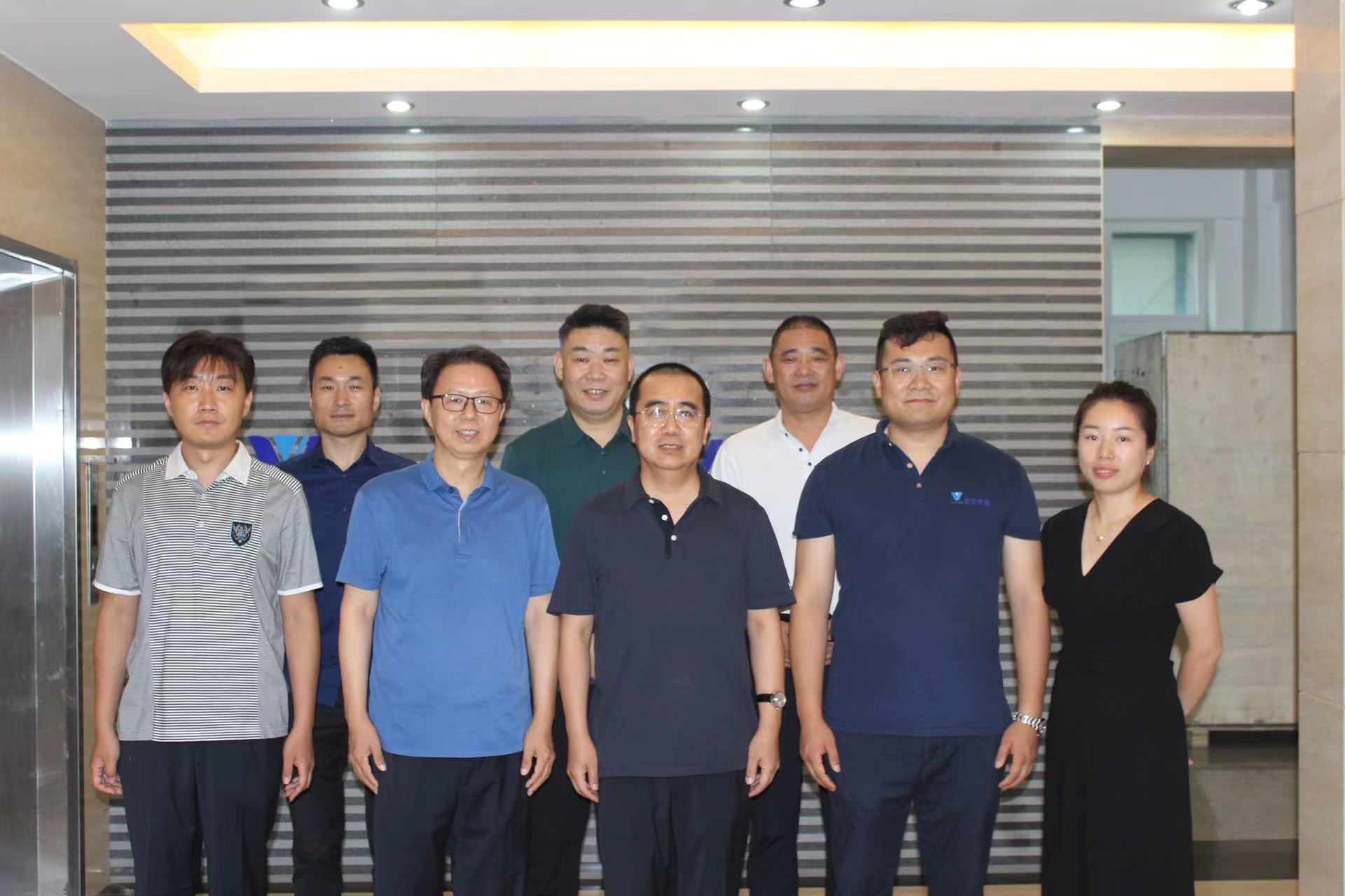 红桥区市场监督管理局一行领导莅临微仪光电考察调研 红桥区市场监督管理局一行领导莅临微仪光电考察调研